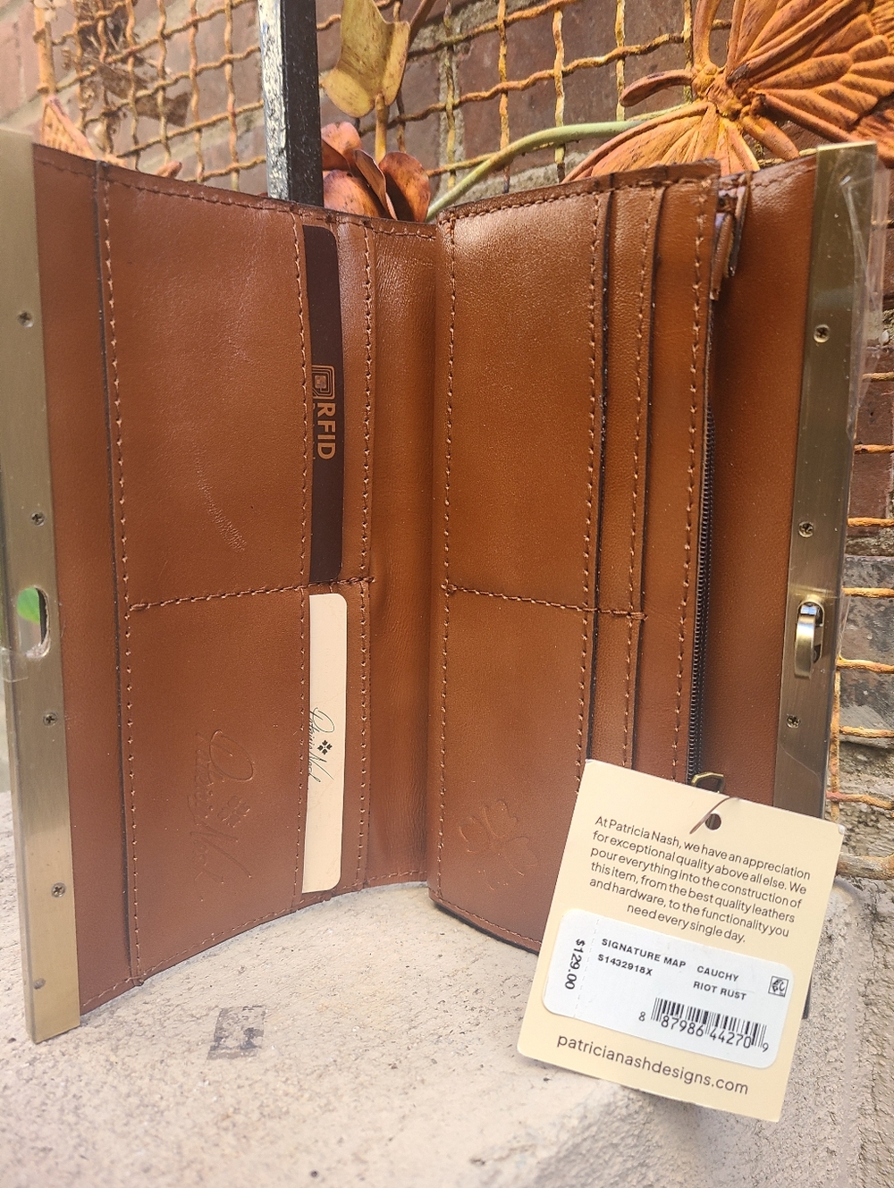 Patricia Nash Couchy Wallet Sigature Map RIot Rust NWT - Picture 5 of 8